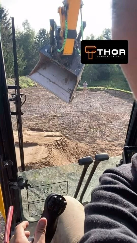 Tiltrotator at work. Thor Construction job video.